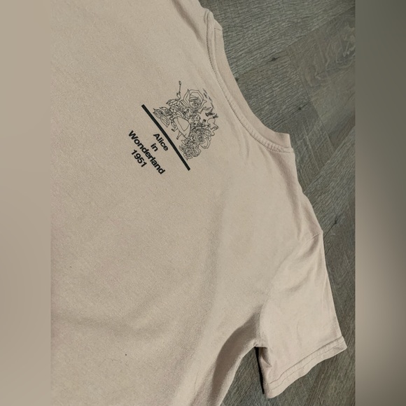 Disney Alice in Wonderland “All In The Golden
Afternoon” Cropped T-Shirt - Picture 6 of 6